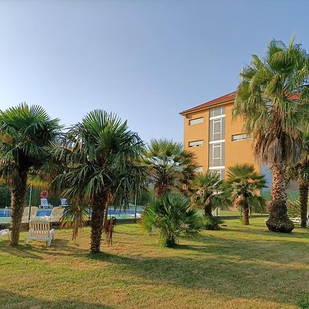 Apartamentos Zenit Mar Ноха Екстериор снимка